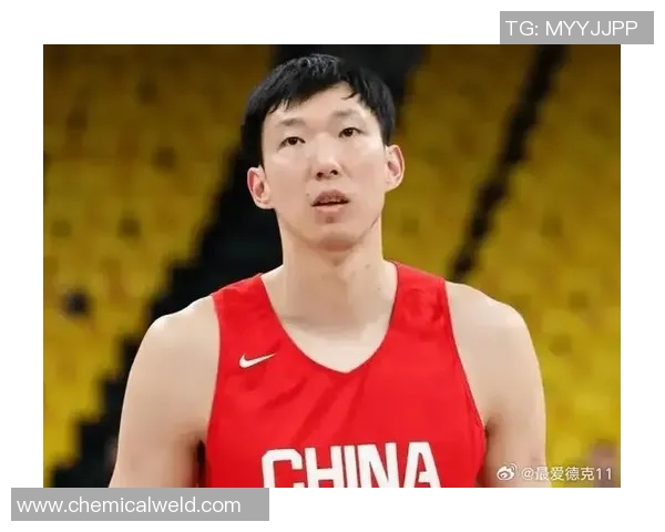 火箭主帅称赞周琦进步明显：在场上是一名全能球员