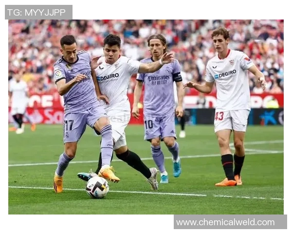 皇马3-1战胜塞维利亚,暂时登上西甲积分榜首:再现豪门风采 皇马3-1战胜塞维利亚,暂时登上西甲积分榜首:再现豪门风采